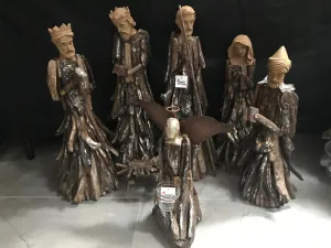 23” Driftwood Nativity Set with Angle candle holder 60 Cm